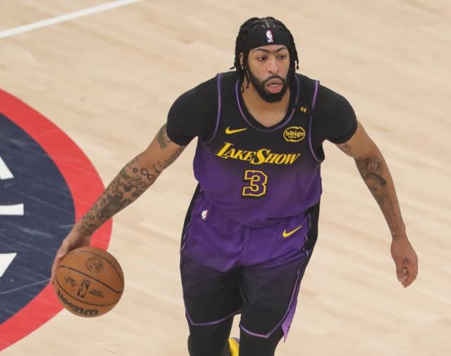 开云官网-浓眉暴论频出：文班冲DPOY靠舆论 球队拖累MVP竞争